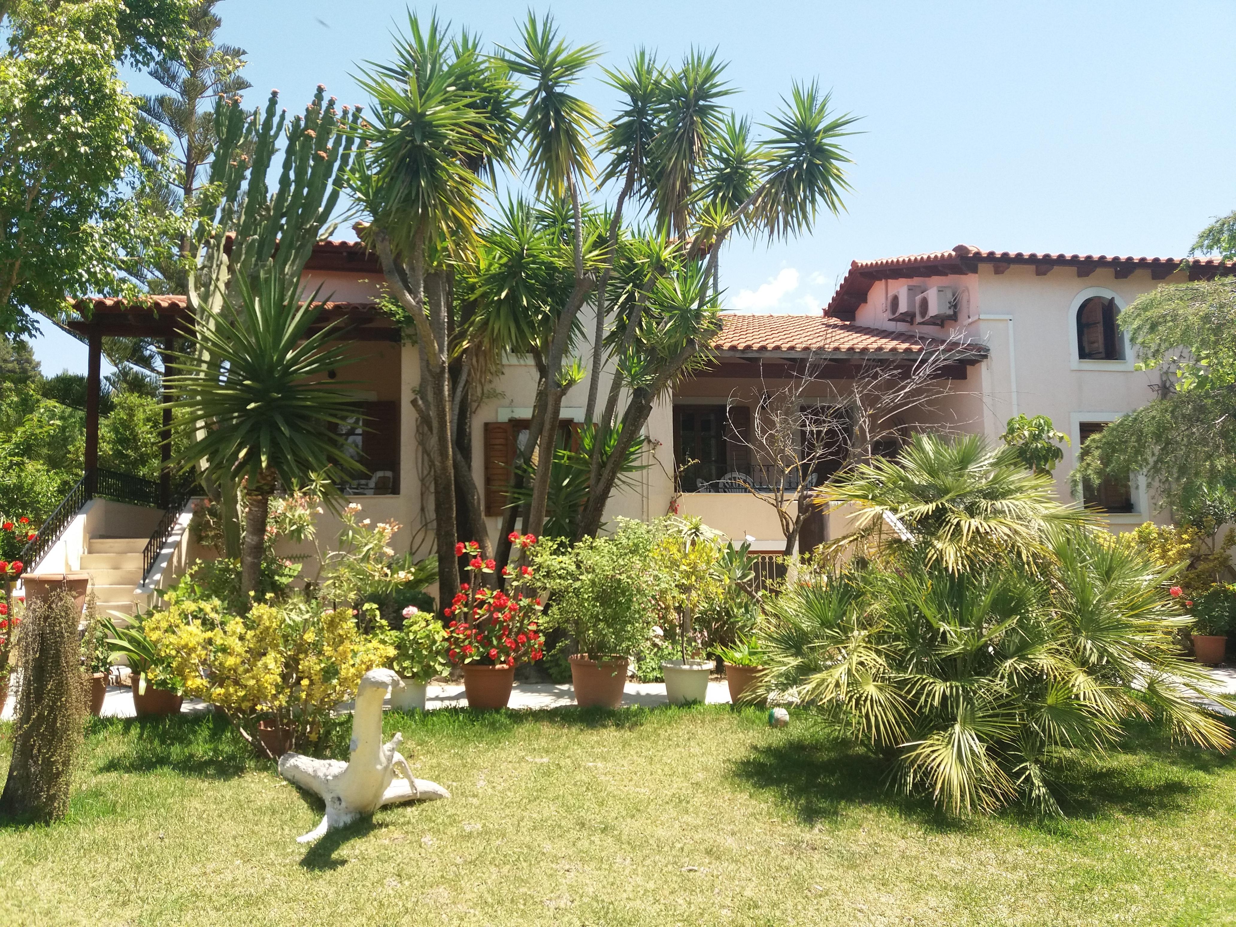 Baha-Ammes Apartment Svoronata Bagian luar foto