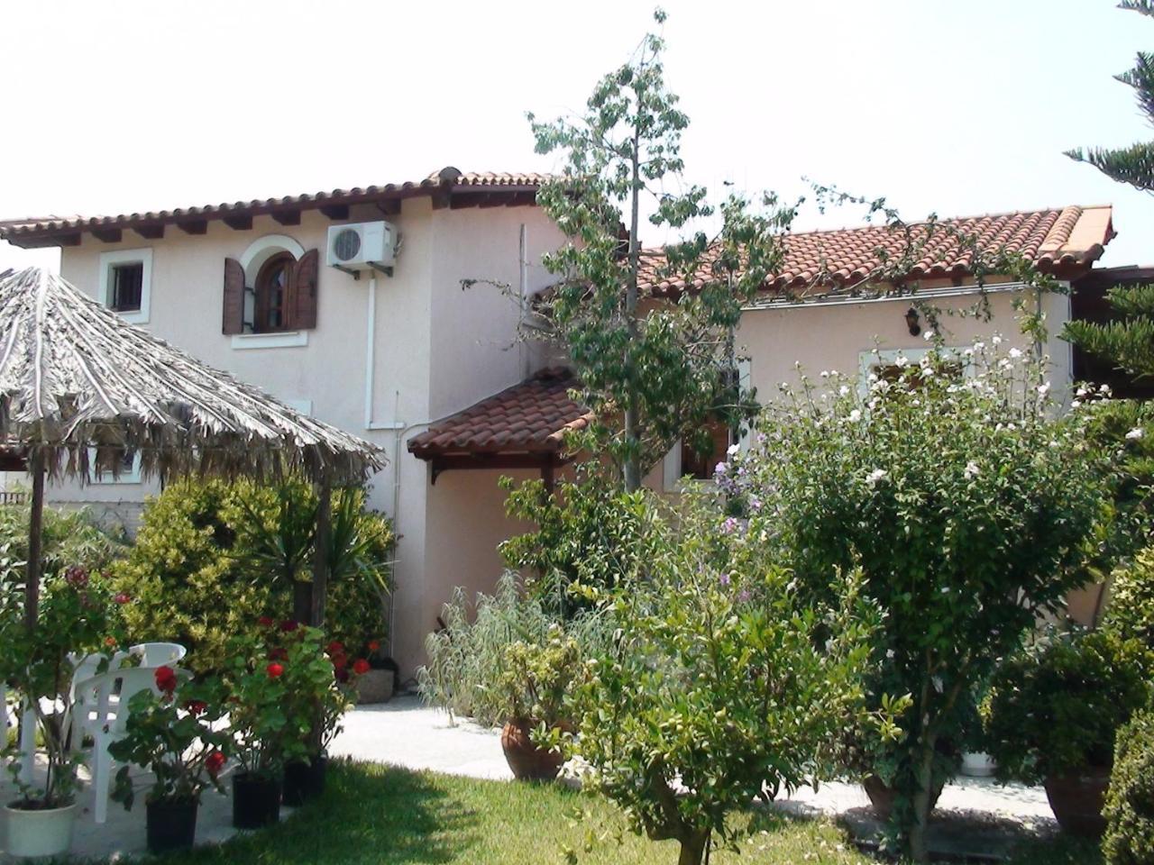 Baha-Ammes Apartment Svoronata Bagian luar foto